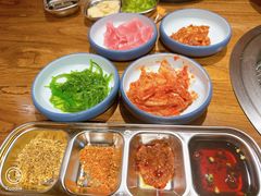 -明洞阿姨·韩式酱蟹烤肉·创意料理(三元桥店)