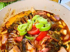 -刘姐啤酒鱼民族演艺餐厅(西街总店)