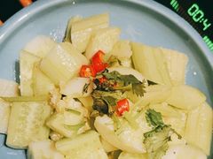 -老牌坊云南鱼豆花火锅(哈西万达店)