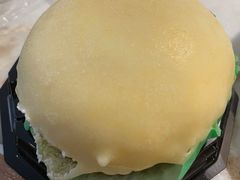 咸蛋黄流心雪媚娘-迦南(杭州东站万象汇店)