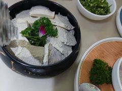 -左庭右院鲜牛肉火锅(浦江欢乐颂店)
