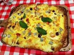 火焰烤饼水果风味-1886德国汽车餐厅(外滩十六铺码头店)