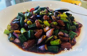 Sour Pepper Okra with Beef Tenderloin