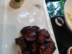 -HOMES上海本帮菜(襄阳公园店)