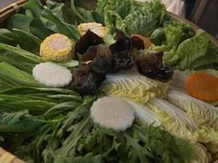 -尚尚仙·酸汤猪手·猪肚鸡火锅(华联万柳购物中心店)