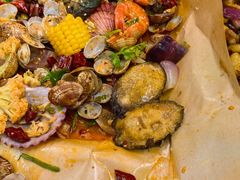 -老东镇啤酒屋海鲜加工·蒸汽海鲜·海鲜烧烤(台东店)