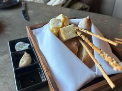 餐前面包-恰餐厅 CHAR Grill&Bar(西安经开洲际店)