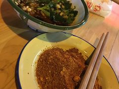 -拈签一笑黄牛肉辣卤串串