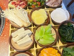 -赵美丽·重庆社区火锅·直营店(火车东站·中豪国际店)