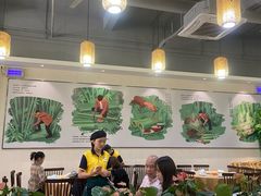 大堂-胡须哥网红竹筒菜
