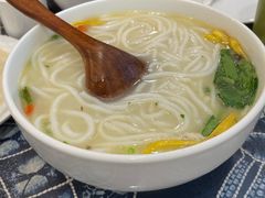 过桥米线-蝴蝶泉宾馆-中餐厅