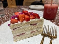 草莓乌龙千层蛋糕-Toris(LuOne凯德晶萃广场店)