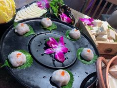 -三人行骨头王火锅(长寿店)