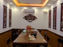 包厢-余百年·现烧烧腊(布吉金利店)