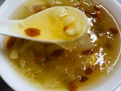 银耳五珍汤-芳婆糕团店(王府大街店)