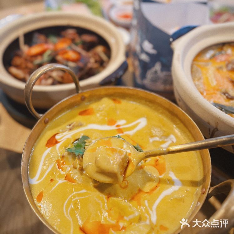 年轻人生活新方式-边吃火锅边烤肉～