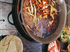 -四小区火锅·巷子里的重庆火锅(花照壁店)