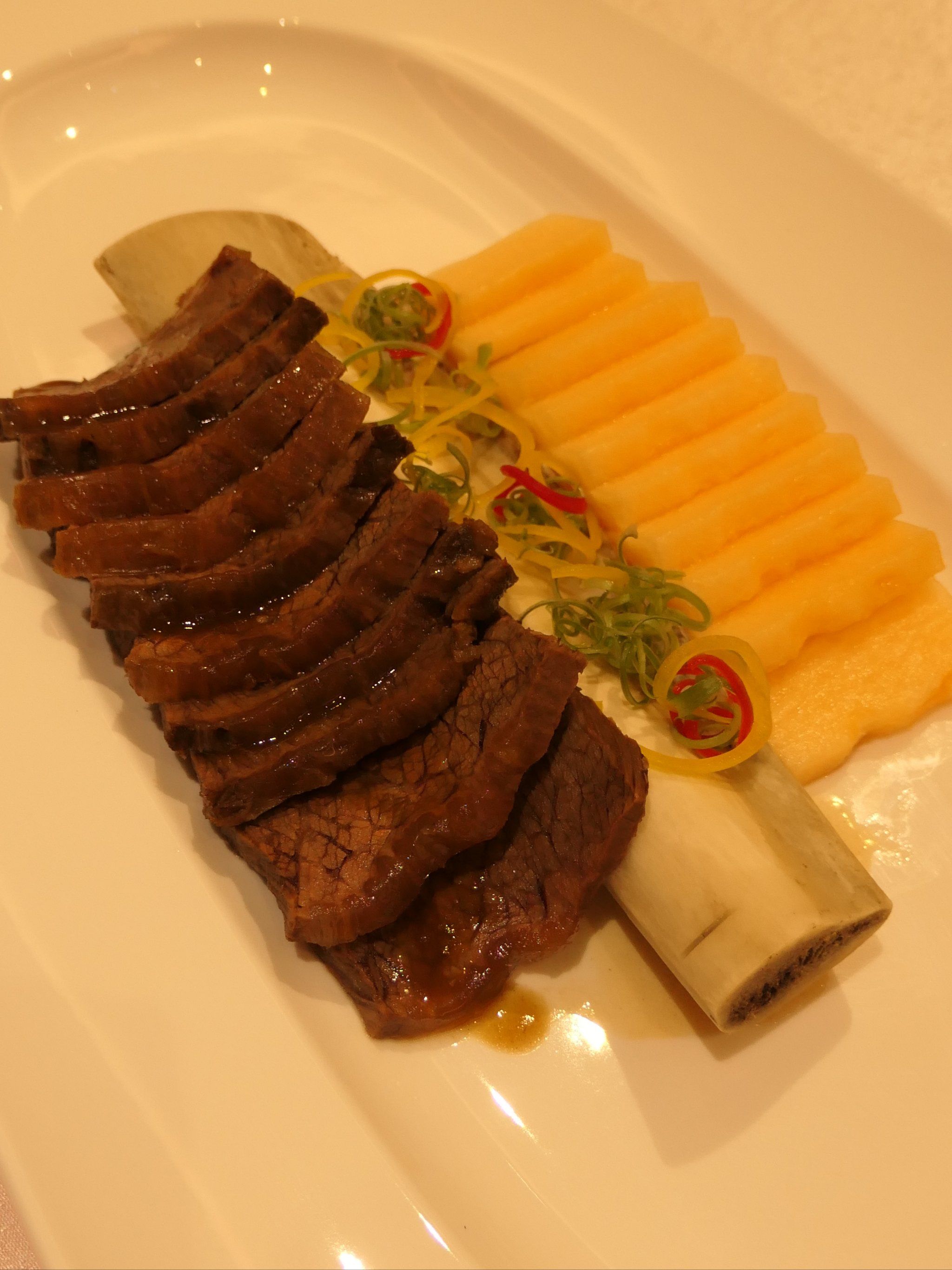 荣粤传承粤菜,摆盘精致好菜色