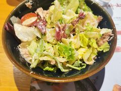 三文鱼蔬菜沙拉-斗牛士牛排(南京东路店)