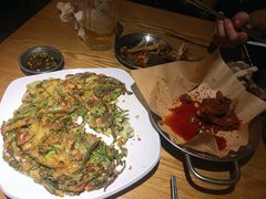 海鲜葱饼-富乐满韩国正宗炸鸡韩国料理(虹泉路店)