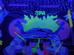 -爱蹦iBOON蹦床运动馆(江汉店)