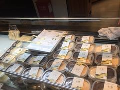 面包甜点陈列柜-格瑞思动物奶油生日蛋糕(圆融店)