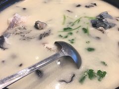 浓汤鱼头-老淳安—伴山伴湖(千岛湖开元度假村店)