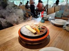 -蜜桃餐厅·伴山(湖滨商业街店)