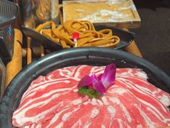 -老牌坊云南鱼豆花火锅(哈西万达店)