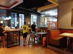 -The Habit Burger Grill 哈比特汉堡(复兴soho店)