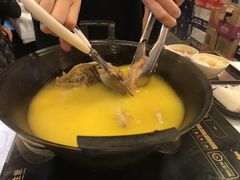 -鲜入围煮花胶鸡海鲜火锅