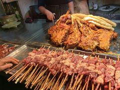 -艾力江和田馕坑烤肉店
