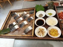 -围炉肉舍•炭烤活鳗•丹东海鲜烤肉(步行街店)