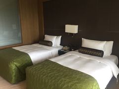 -上海滴水湖皇冠假日酒店