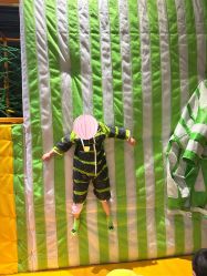 -蹦蹦跳跳(新奥购物中心店)