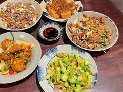 -Cuc Gach Quan Restaurant