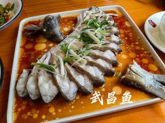 清蒸武昌鱼-莲餐厅·湖北菜·藕汤是头牌(愚园路店)