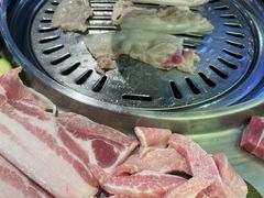 -哈哈碳都·牛肋条无限自助烤肉(台江万达店)