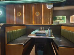 -曼听小寨海鲜烧烤·大连辣炒大王(盖州街店)