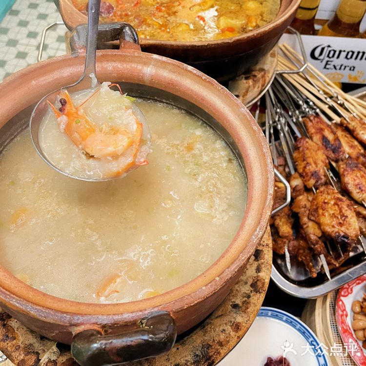 吃完港式药膳鸡煲,再回家泡个脚,属于年轻人的养生秘籍㊙️