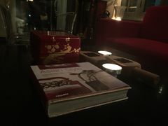 -Noir. Dining in the Dark