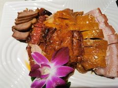 什锦拼盘-香港新发烧腊茶餐厅(书城店)