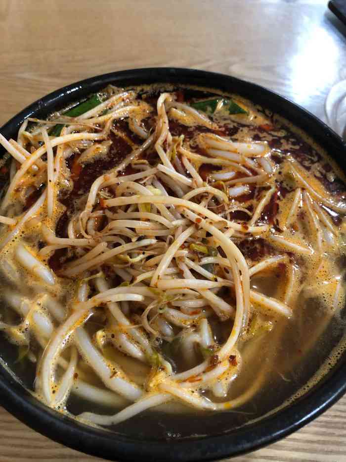 花溪米线(科大七店)-"[环境]位置在山科大北门附近往东走一点,.