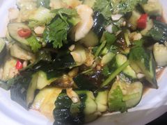 凉拌黄瓜-燚青春东北泥炉烤肉(百合店)
