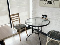 -必胜客(宝杨路宅急送店)