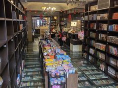 -钟书阁(松江泰晤士小镇店)