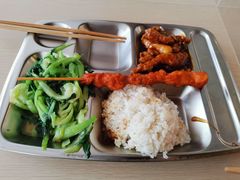 -同济大学本部学苑饮食广场