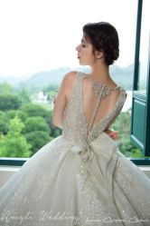 -艾米丽婚纱礼服