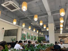 大堂-胡须哥网红竹筒菜