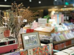 -猫的天空之城概念书店(苏州诚品店)